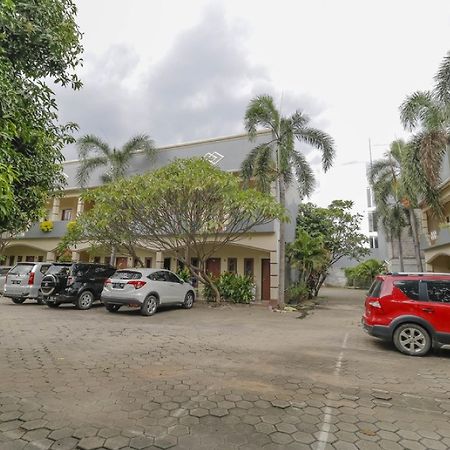 Reddoorz Plus @ Karet Pedurenan 3 Jakarta Luaran gambar