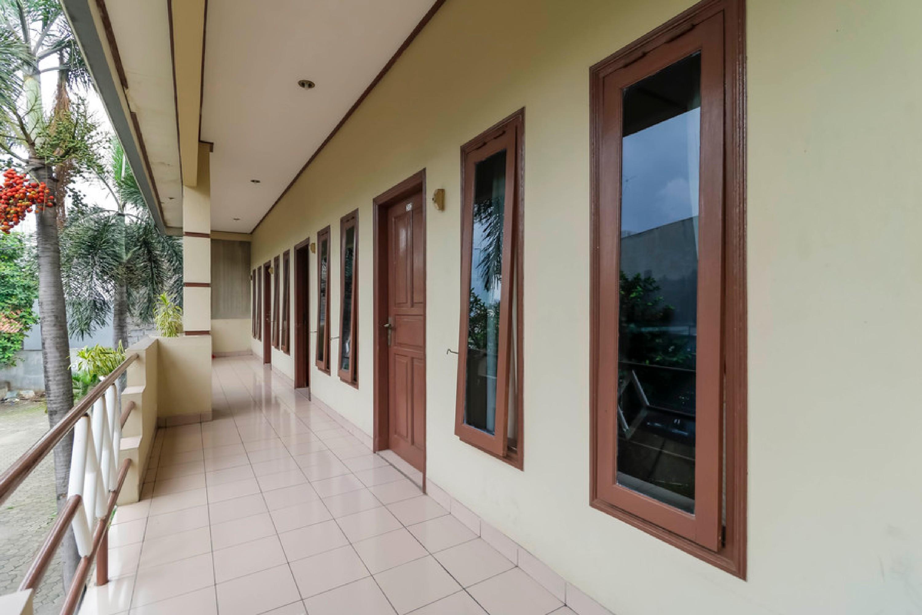 Reddoorz Plus @ Karet Pedurenan 3 Jakarta Luaran gambar
