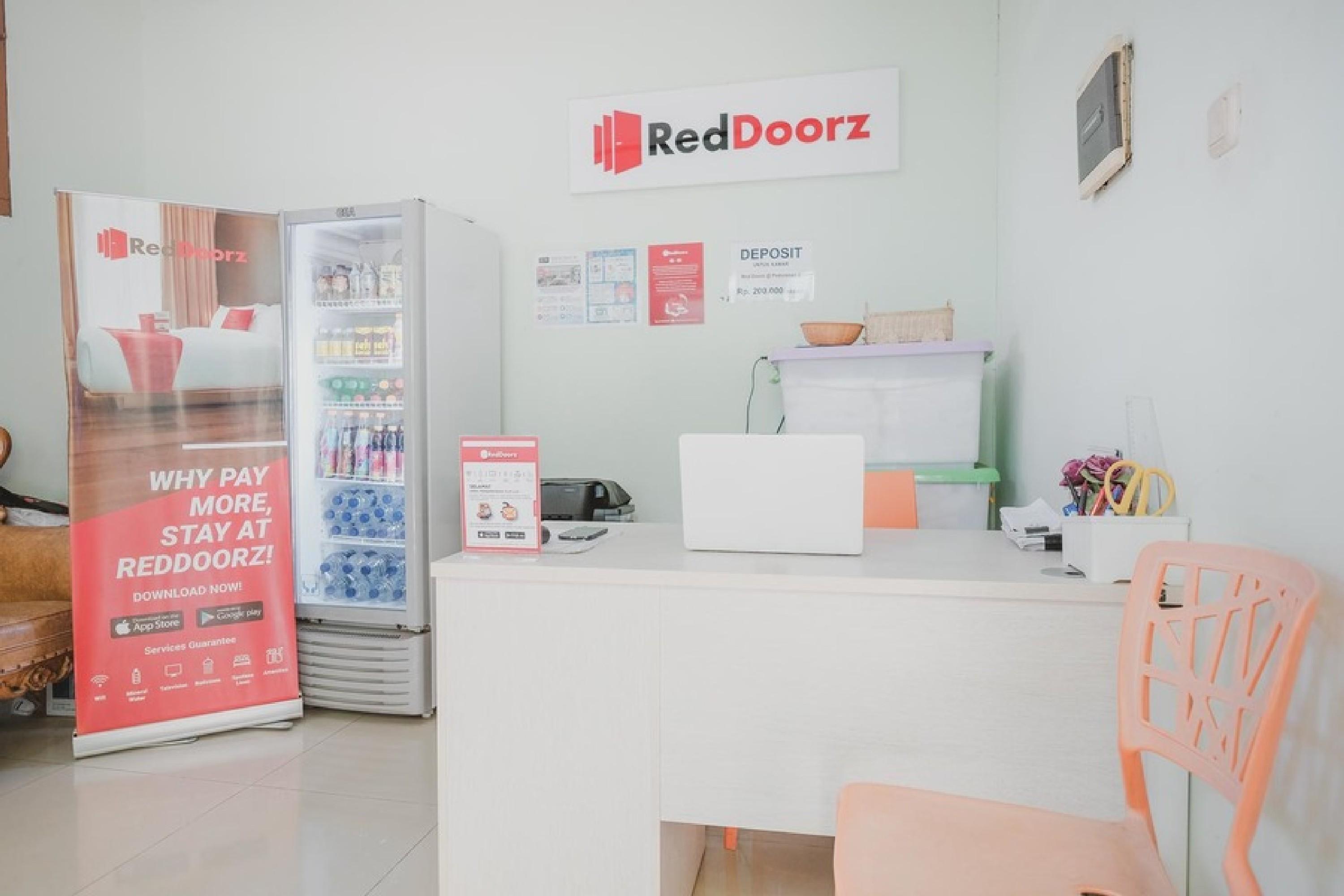 Reddoorz Plus @ Karet Pedurenan 3 Jakarta Luaran gambar