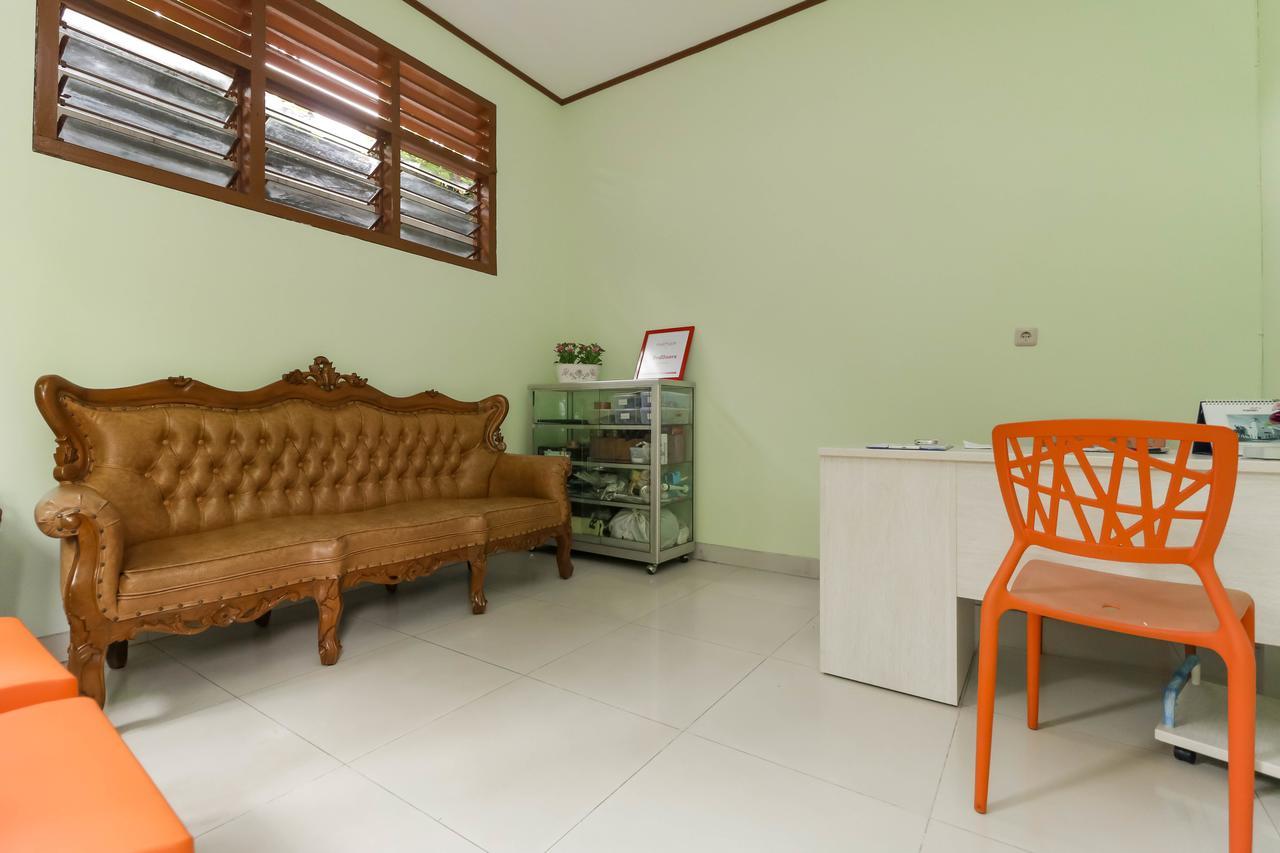 Reddoorz Plus @ Karet Pedurenan 3 Jakarta Luaran gambar