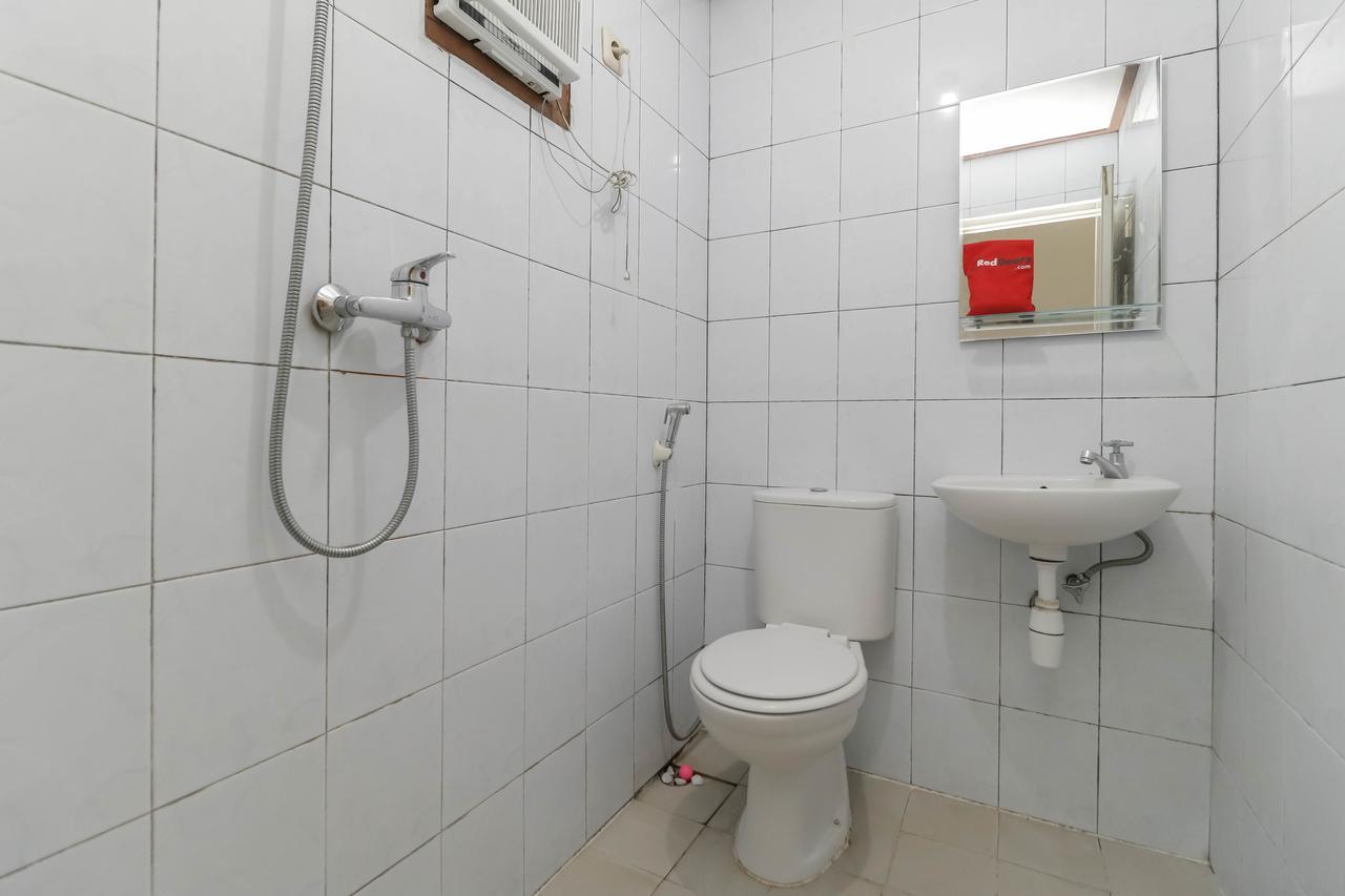 Reddoorz Plus @ Karet Pedurenan 3 Jakarta Luaran gambar