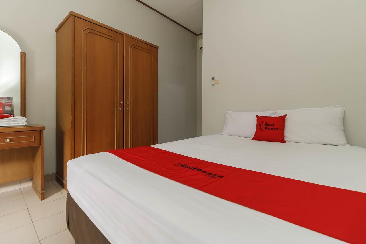 Reddoorz Plus @ Karet Pedurenan 3 Jakarta Luaran gambar