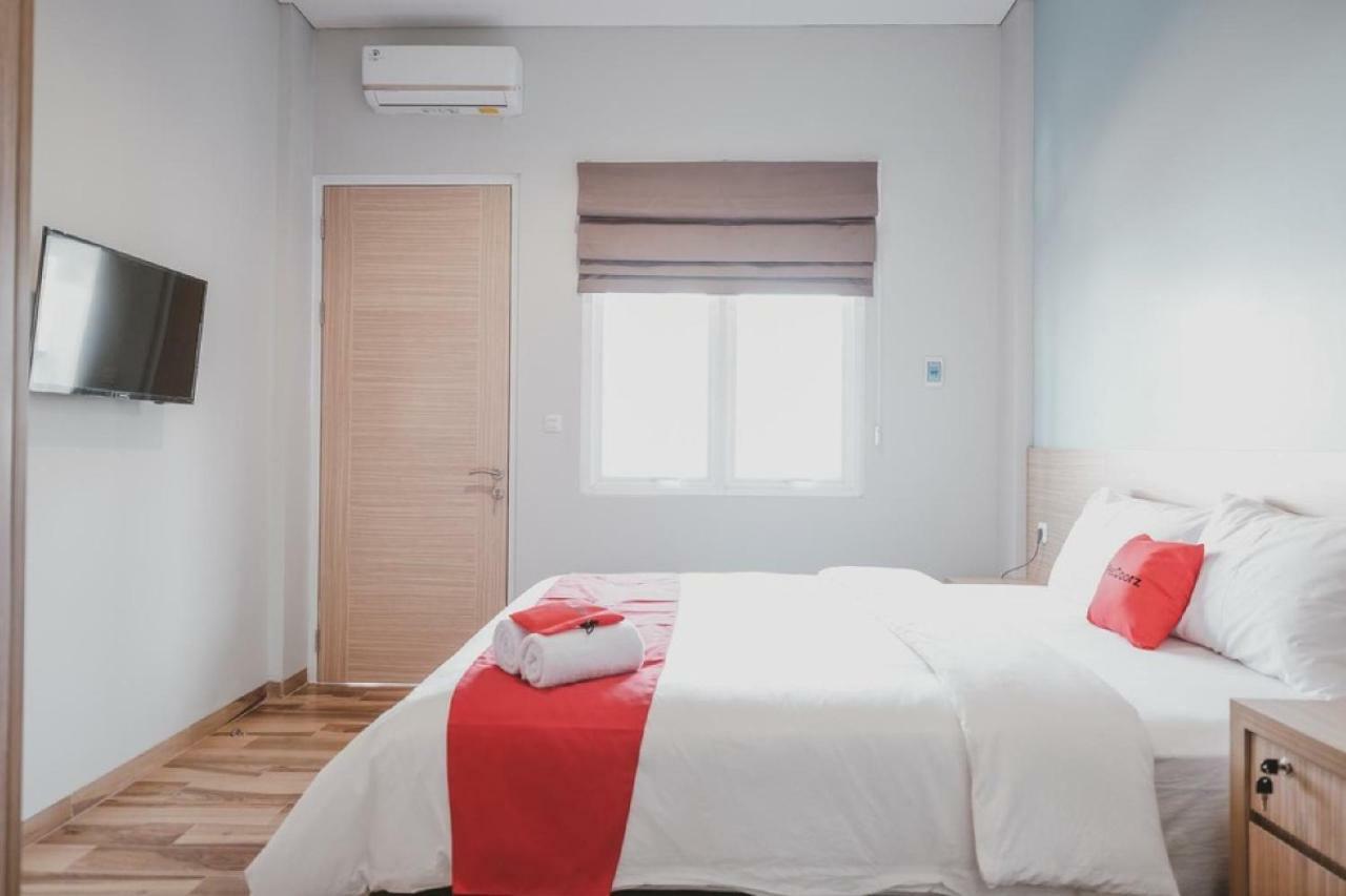Reddoorz Plus @ Karet Pedurenan 3 Jakarta Luaran gambar